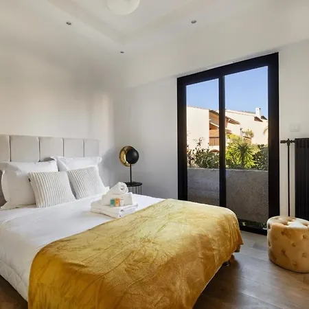 Prestigious In Κάννες